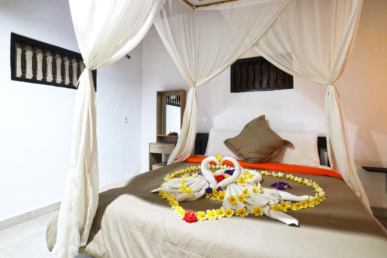Sunjaya Kubu Guesthouse Nusa Lembongan  Exterior photo